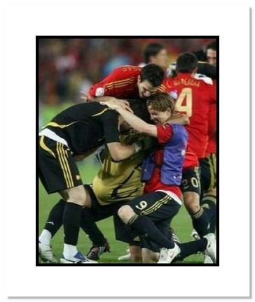 Fernando Torres, Ike Casillas, Cesc Fàbregas (Spain) "2008 European Championship Celebration" Double Matted 8