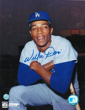 Willie Davis Autographed "Pose" Los Angeles Dodgers 8" x 10" Photo