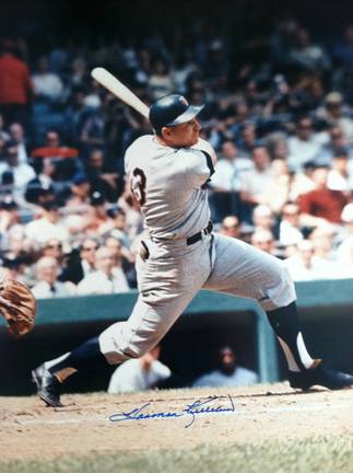 Harmon Killebrew Autographed "Swinging" Minnesota Twins 11x14 Photo