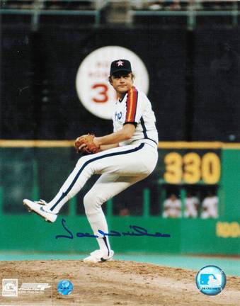 Joe Niekro Autographed "Pitching" Houston Astros 8" x 10" Photo