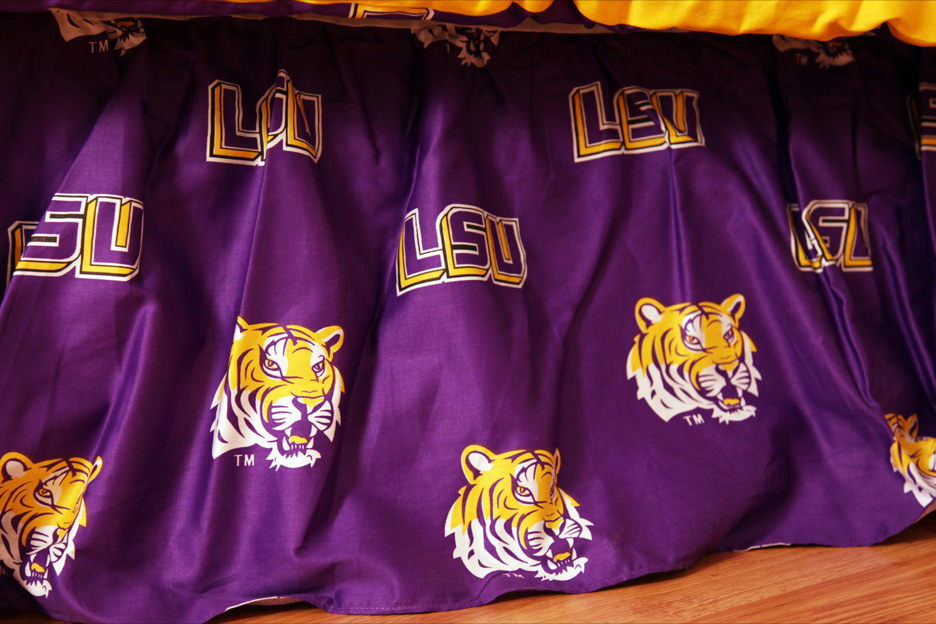 Louisiana State (LSU) Tigers Printed Dust Ruffle (Full)