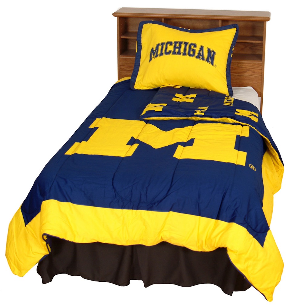 Michigan Wolverines Reversible Comforter Set (King)