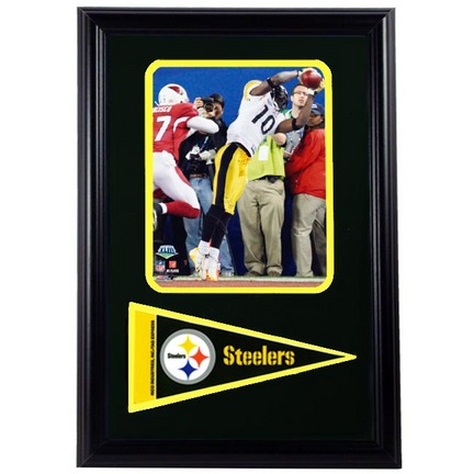 Pittsburgh Steelers Santonio Holmes Photograph with Team Pennant in a 12" x 18" Deluxe Frame