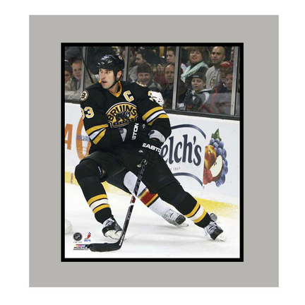 Zdeno Chara Boston Bruins 11" x 14" Matted Photograph (Unframed)