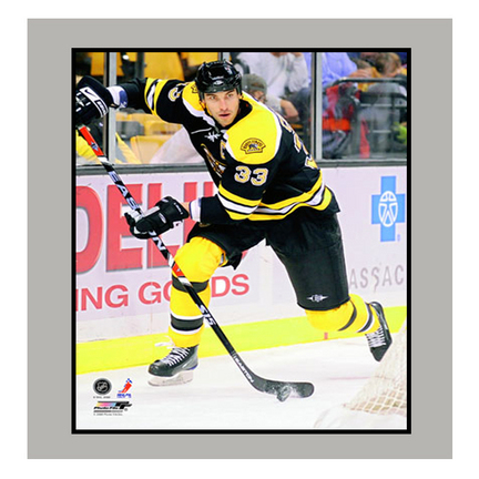 Zdeno Chara "Black Jersey" 11" x 14" Matted Photograph (Unframed)