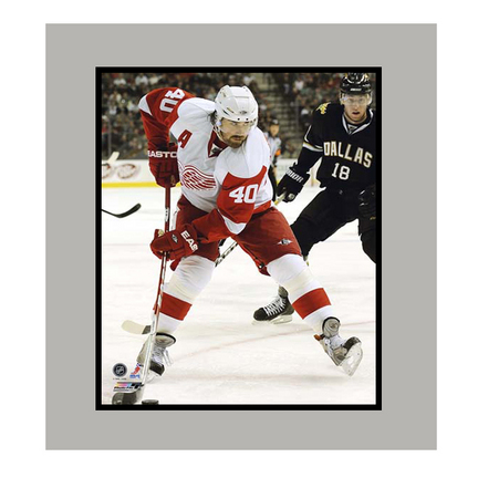 Henrik Zetterberg Detroit Red Wings #40 11" x 14" Matted Photograph (Unframed)