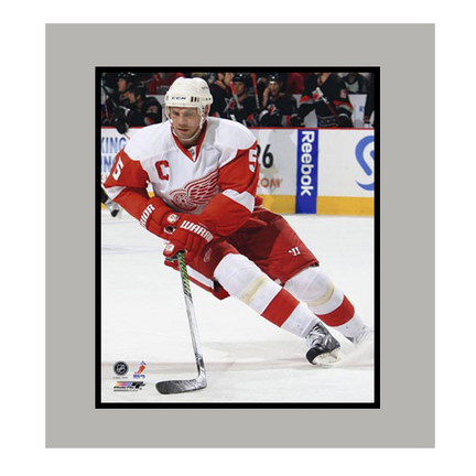 Niklas Kronwall Detroit Red Wings Photograph 11" x 14" Matted Photograph (Unframed)