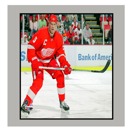 Niklas Lidstrom 11" x 14" Matted Photograph (Unframed)