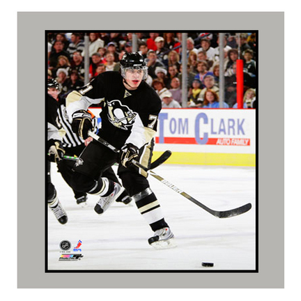 Evgeni Malkin "Black Jersey" 11" x 14" Matted Photograph (Unframed)