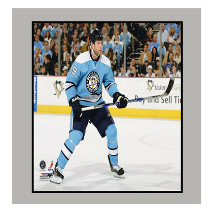 Niklas Backstrom "Blue Jersey" 11" x 14" Matted Photograph (Unframed)