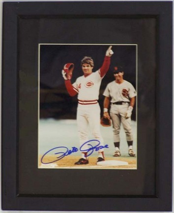Pete Rose Autographed 8" x 10" Photograph in a Deluxe Frame