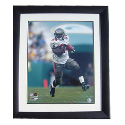 Cadillac Williams Tampa Bay Buccaneers Autographed 16" x 20" Framed Photograph