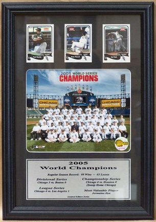 Chicago White Sox 2005 World Series Champion Photograph with 3 Trading Cards in a Deluxe Frame