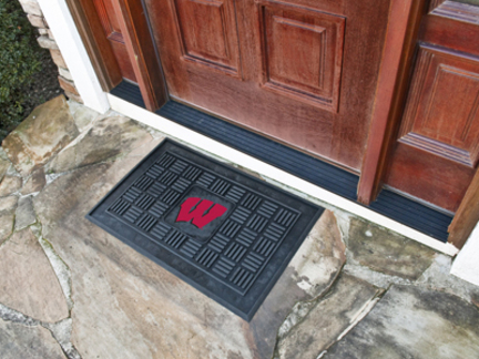 Wisconsin Badgers 19" x 30" Medallion Door Mat