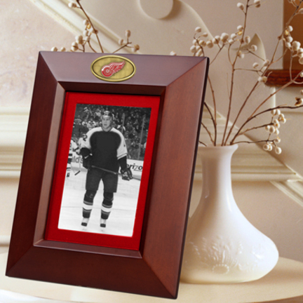 Detroit Red Wings 5" x 7" Vertical Brown Picture Frame