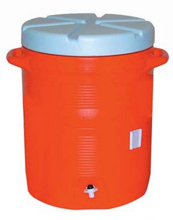 10 Gallon Rugged Beverage Cooler from Rubbermaid