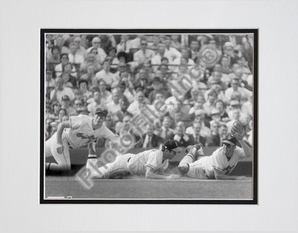 Brooks Robinson, Baltimore Orioles "Multi-Exposure" Double Matted 8" X 10" Photograph (Unframed)