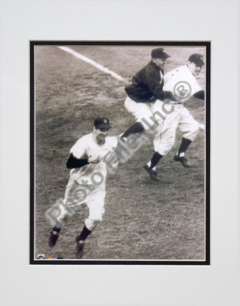 Bobby Thomson, New York Giants "1951 Home Run Rounding The Bases" Double Matted 8" X 10" Photograph 