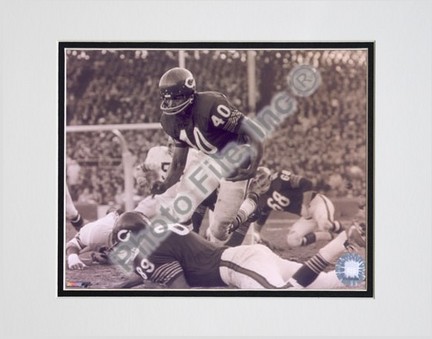 Gale Sayers, Chicago Bears Double Matted 8" X 10" Photograph (Unframed)
