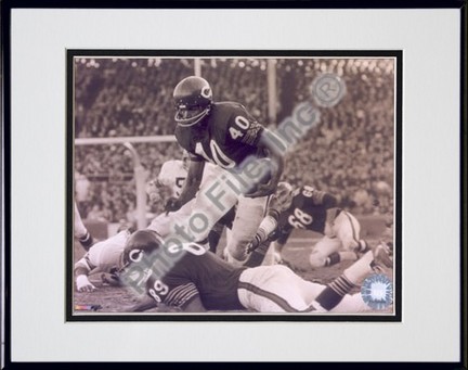 Gale Sayers, Chicago Bears Double Matted 8" X 10" Photograph in Black Anodized Aluminum Frame