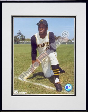 Roberto Clemente, Pittsburgh Pirates (Posing #3) Double Matted 8" X 10" Photograph in Black Anodized Aluminum 