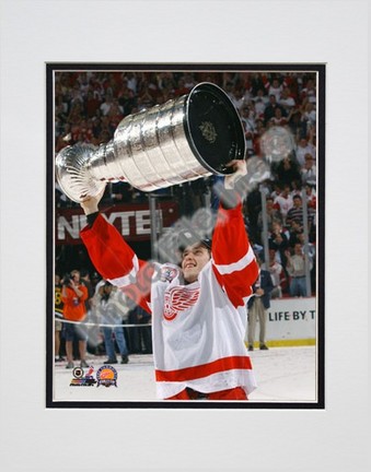 Pavel Datsyuk, Detroit Red Wings Double Matted 8" X 10" Photograph (Unframed)