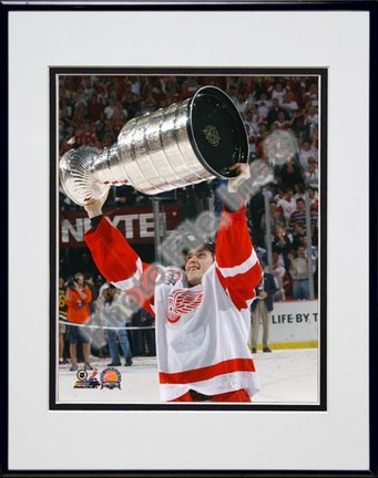 Pavel Datsyuk, Detroit Red Wings Double Matted 8" X 10" Photograph in Black Anodized Aluminum Frame