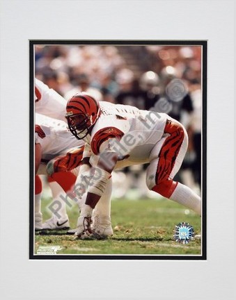 Anthony Munoz "In Three Point Stance" Double Matted 8" X 10" Photograph (Unframed)