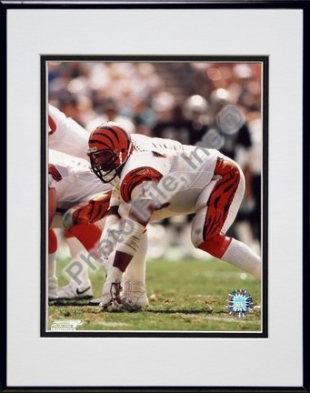 Anthony Munoz "In Three Point Stance" Double Matted 8" X 10" Photograph in Black Anodized Aluminum F