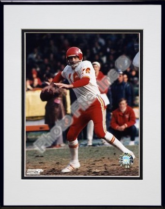 Len Dawson "Prepare to Pass" Double Matted 8" X 10" Photograph in Black Anodized Aluminum Frame