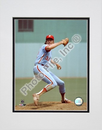 Steve Carlton "Pitching" Double Matted 8" X 10" Photograph (Unframed)