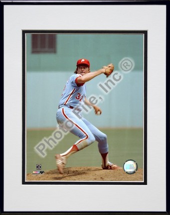 Steve Carlton "Pitching" Double Matted 8" X 10" Photograph in Black Anodized Aluminum Frame
