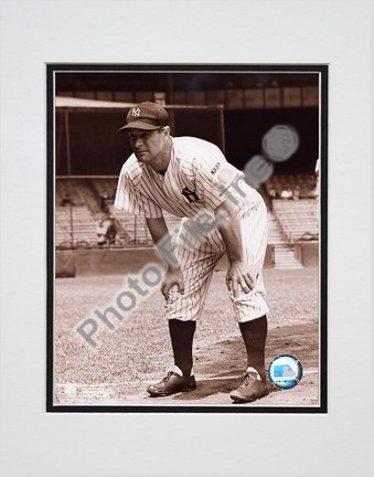 Lou Gehrig "Hands on Knees" Double Matted 8" X 10" Photograph (Unframed)