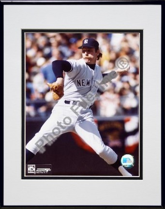 Sparky Lyle, New York Yankees, Pitching, Double Matted    8" X 10" Photograph in Black Anodized Aluminum Frame