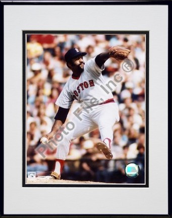 Luis Tiant, Boston Red Sox, Pitching, Double Matte  8" X 10" Photograph in Black Anodized Aluminum Frame