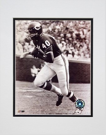 Gale Sayers "Running" Double Matted 8” x 10” Photograph (Unframed)