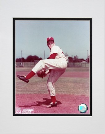 Robin Roberts "Posed, Pitching" Double Matted 8" x 10" Photograph (Unframed)