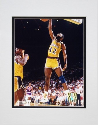 James Worthy "Action" Double Matted 8" x 10" Photograph (Unframed)