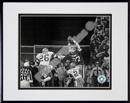 Dwight Clark "The Catch" Double Matted 8" X 10" Photograph in Black Anodized Aluminum Frame