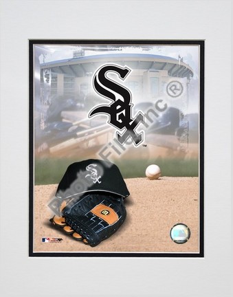 Chicago White Sox "2005 Logo / Cap and Glove" Double Matted 8" X 10" Photograph (Unframed)