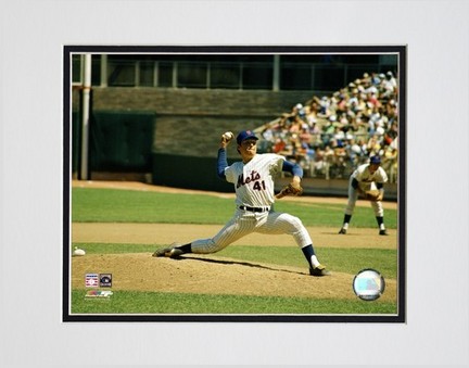 Tom Seaver "Pitching Action" Double Matted 8" X 10" Photograph (Unframed)