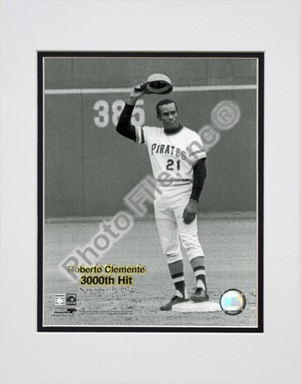 Roberto Clemente "9/30/72 3000 Hit" Double Matted 8" x 10" Photograph (Unframed)