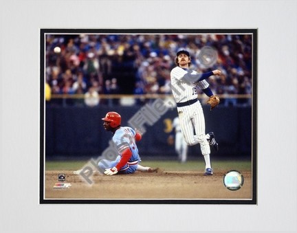 Robin Yount "1982 Action" Double Matted 8” x 10” Photograph (Unframed)