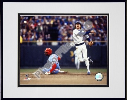 Robin Yount "1982 Action" Double Matted 8” x 10” Photograph in Black Anodized Aluminum Frame