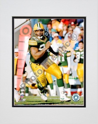Reggie White "Running Action" Double Matted 8” x 10” Photograph (Unframed)