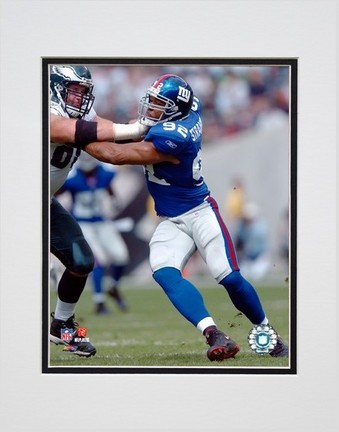 Michael Strahan "2006-2007 Action" Double Matted 8” x 10” Photograph (Unframed)
