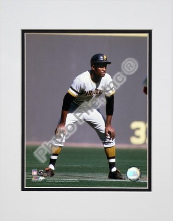 Roberto Clemente "1970 Action" Double Matted 8" x 10" Photograph (Unframed)