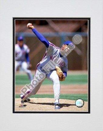 Dwight Gooden "1990 Action" Double Matted 8" x 10" Photograph (Unframed)