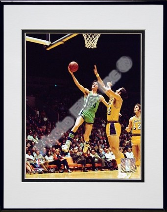 Pete Maravich "1971 Action" Double Matted 8" x 10" Photograph in Black Anodized Aluminum Frame
