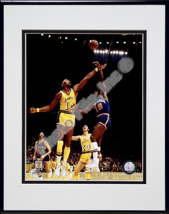 Willis Reed "1973 Action" Double Matted 8" x 10" Photograph in Black Anodized Aluminum Frame